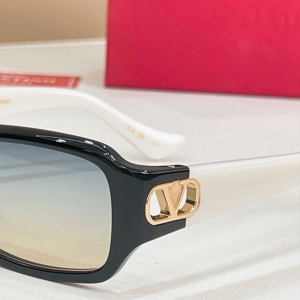 Valentino VG0016S Sunglasses